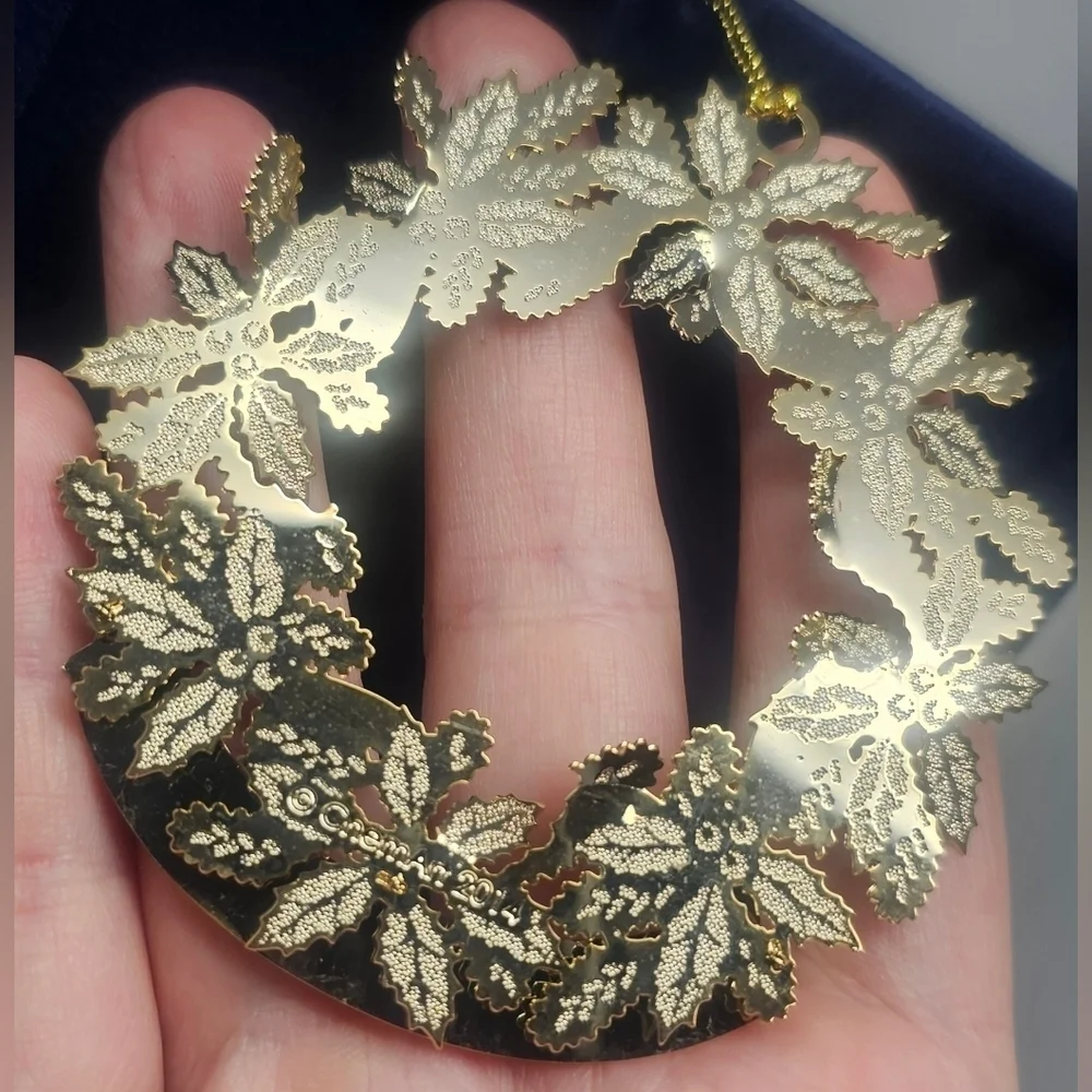 Beacon Design Metal Engravable Chrismas Wreath Ornament NIB